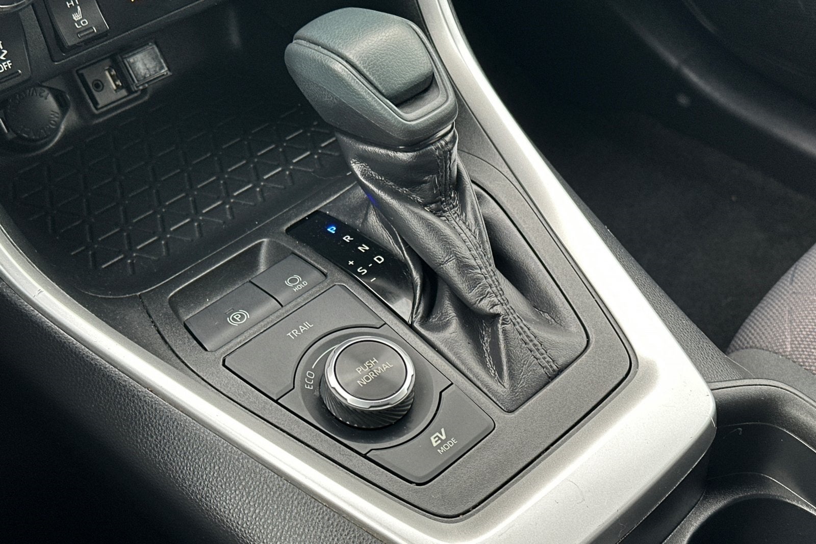 2019 Toyota RAV4 Hybrid XLE