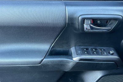 2016 Toyota Tacoma SR V6