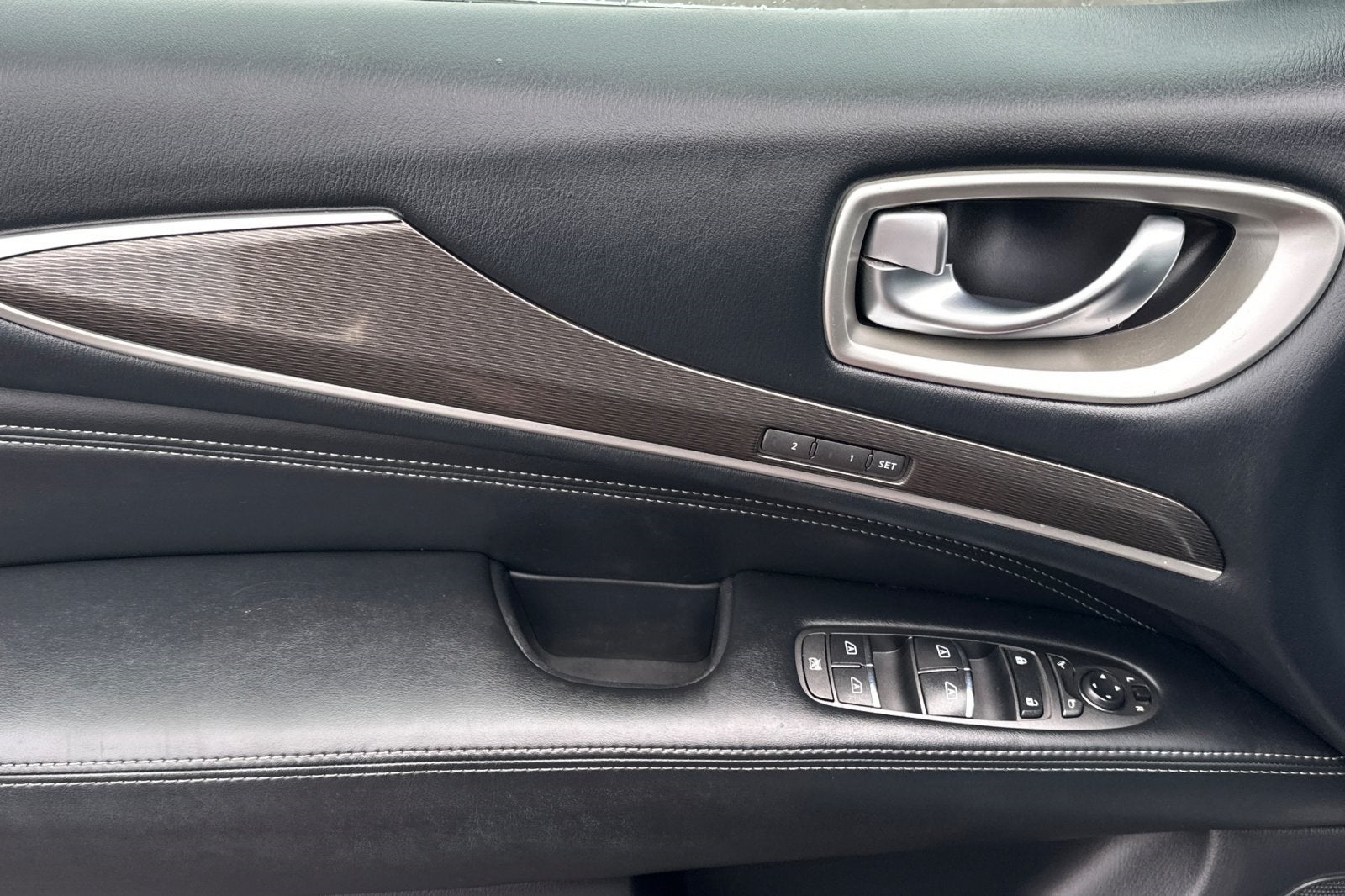 2016 INFINITI QX60 Base