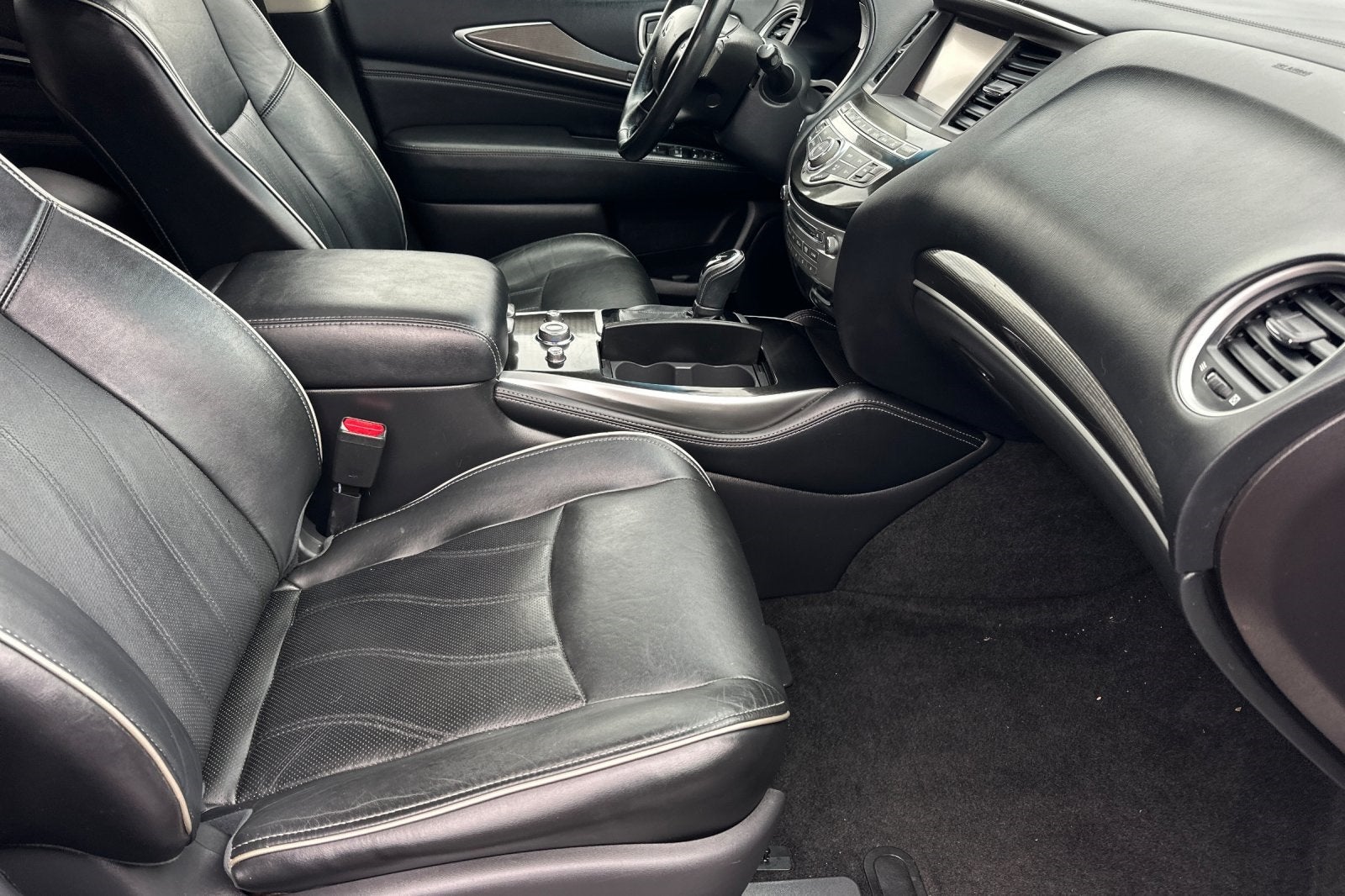 2016 INFINITI QX60 Base