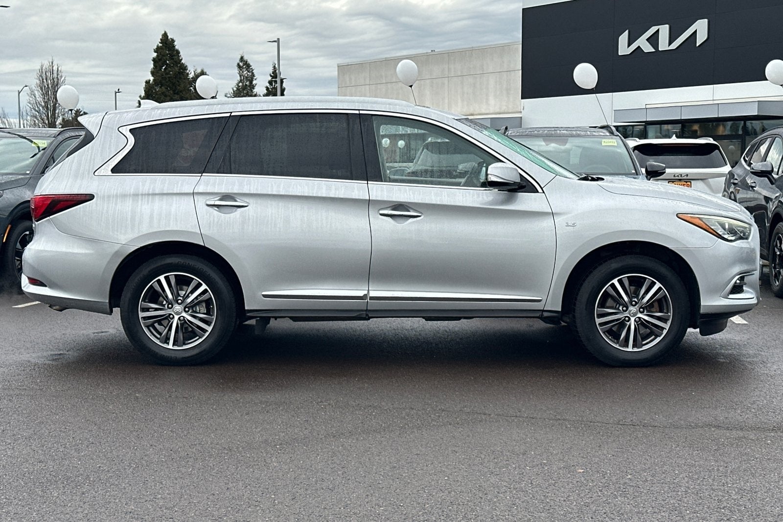 2016 INFINITI QX60 Base