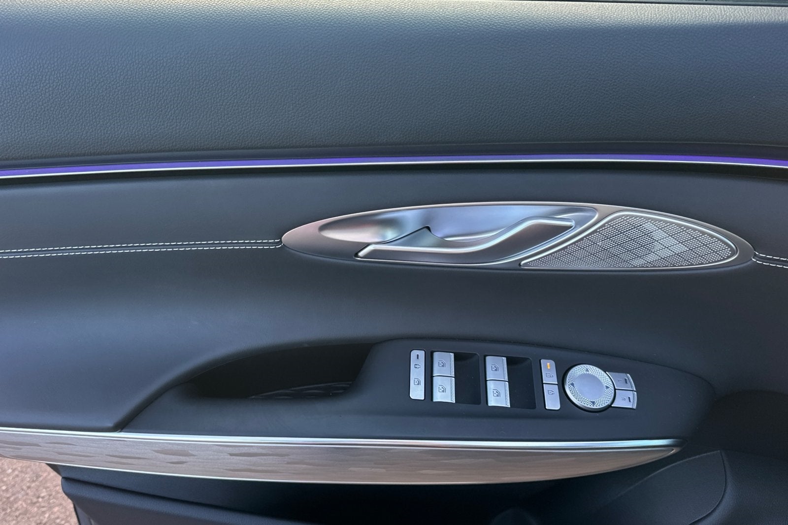 2026 Genesis Electrified GV70 STANDARD