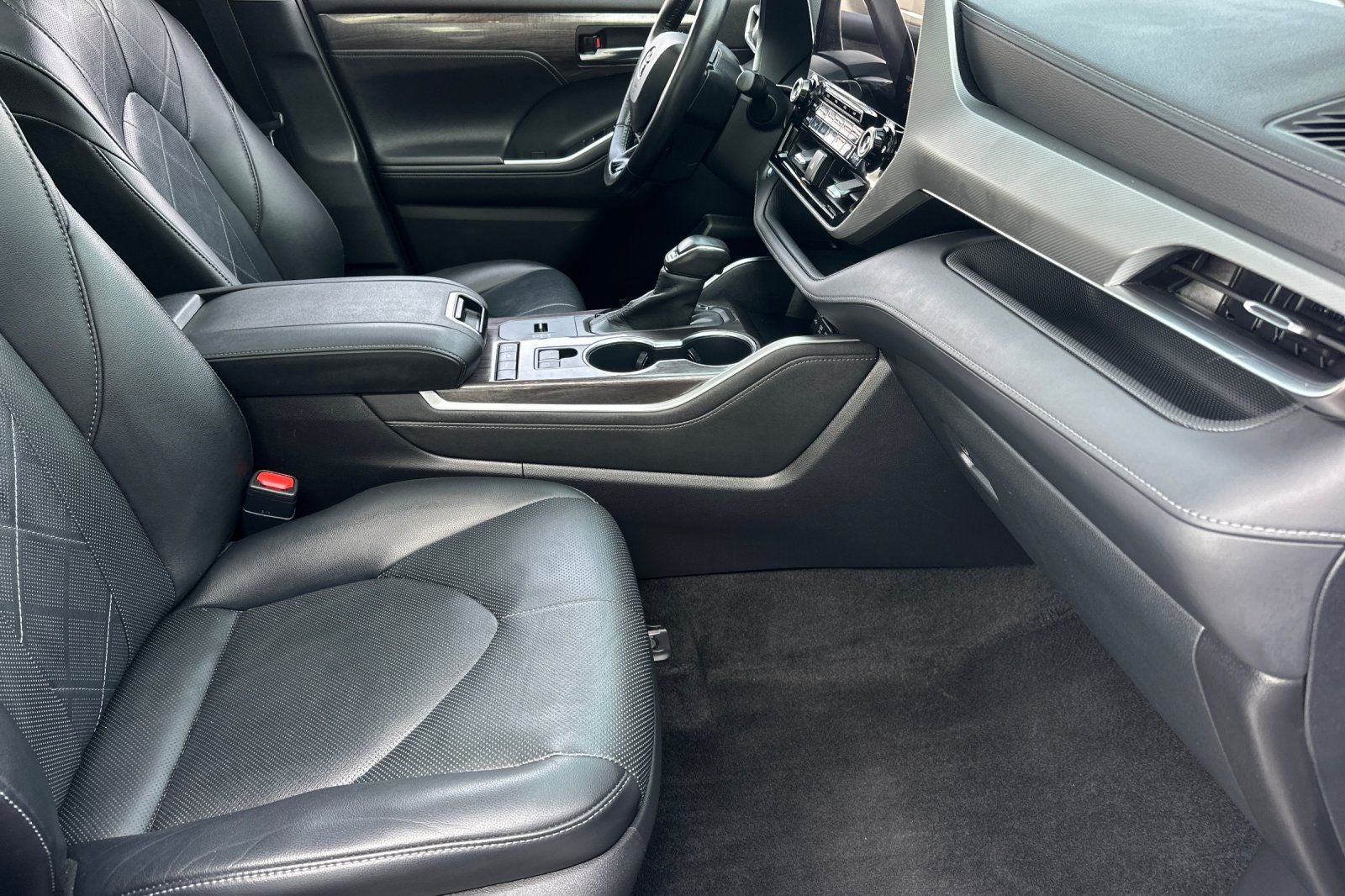 2020 Toyota Highlander Hybrid Platinum