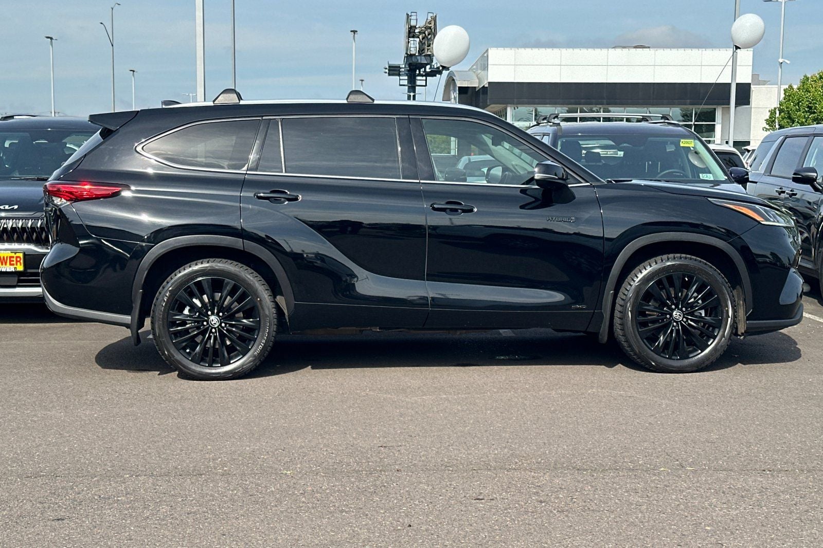 2020 Toyota Highlander Hybrid Platinum
