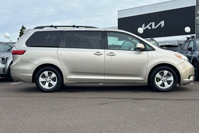 2015 Toyota Sienna LE