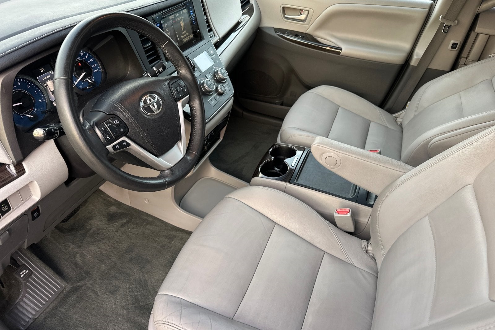 2017 Toyota Sienna XLE