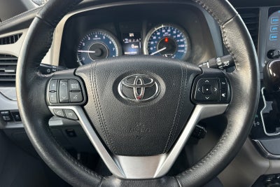 2017 Toyota Sienna XLE