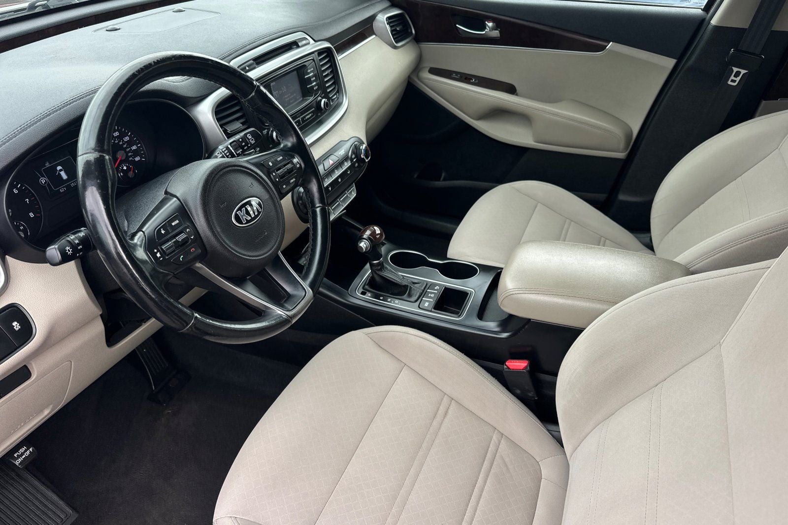 2016 Kia Sorento LX