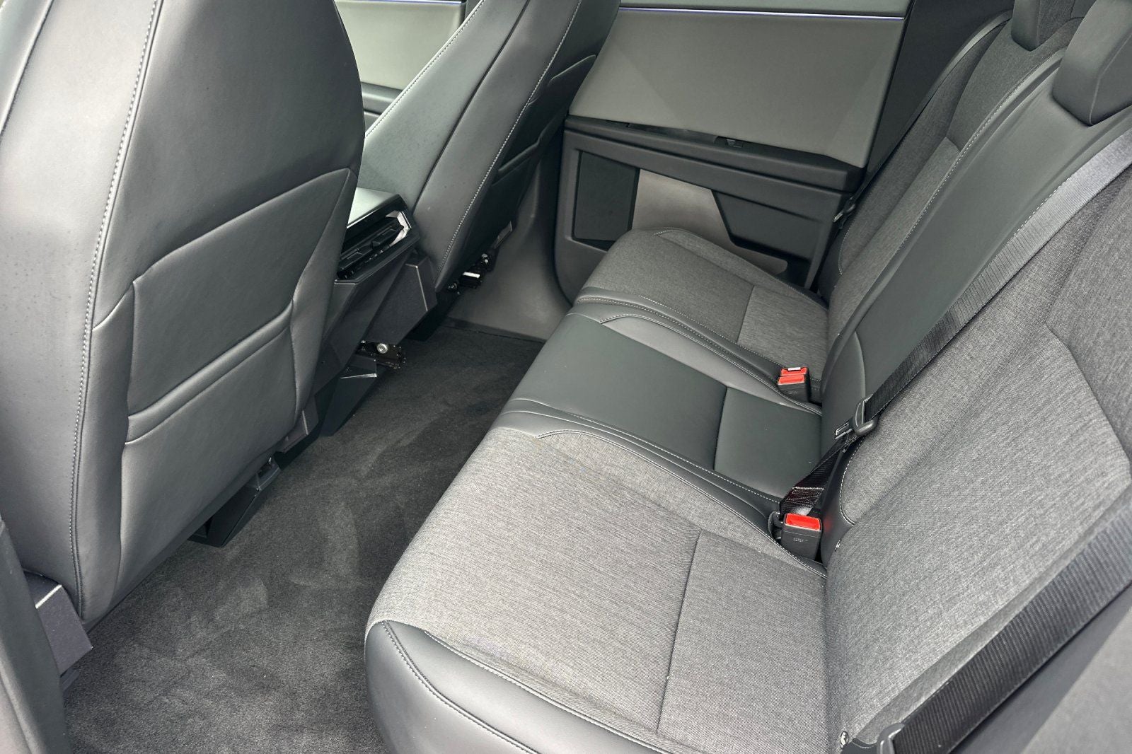 2026 Tesla Cybertruck Base