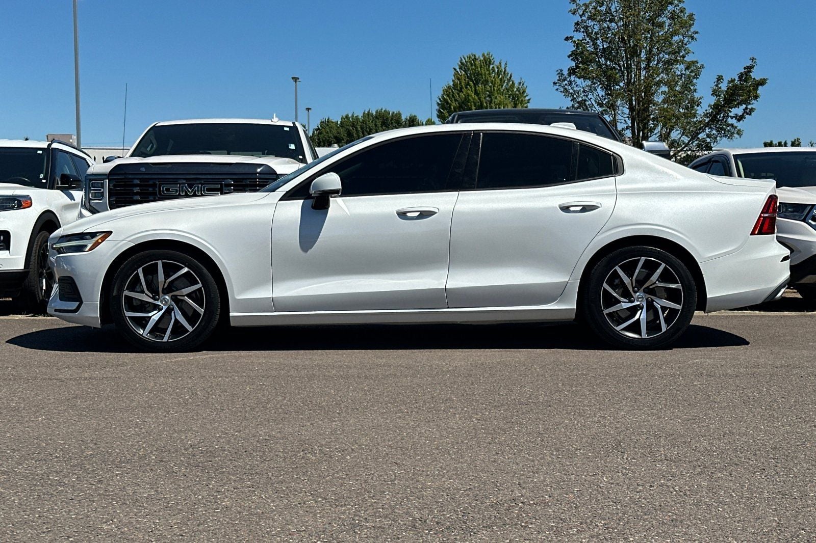 2019 Volvo S60 T6 Momentum