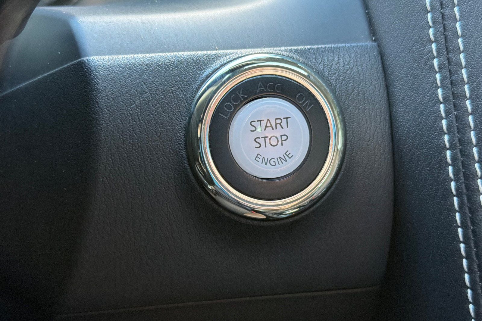 2022 INFINITI QX80 LUXE