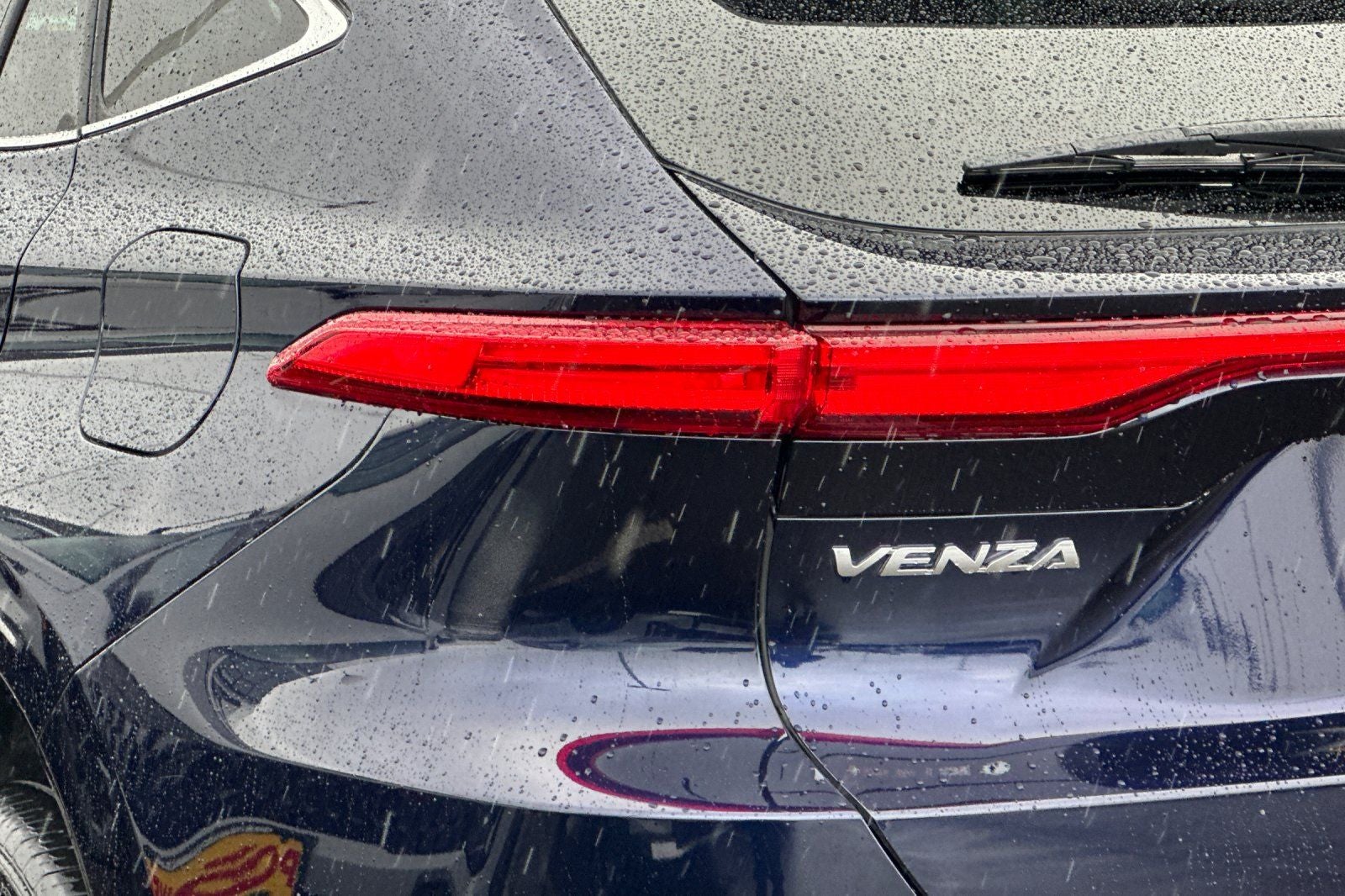 2024 Toyota Venza LE