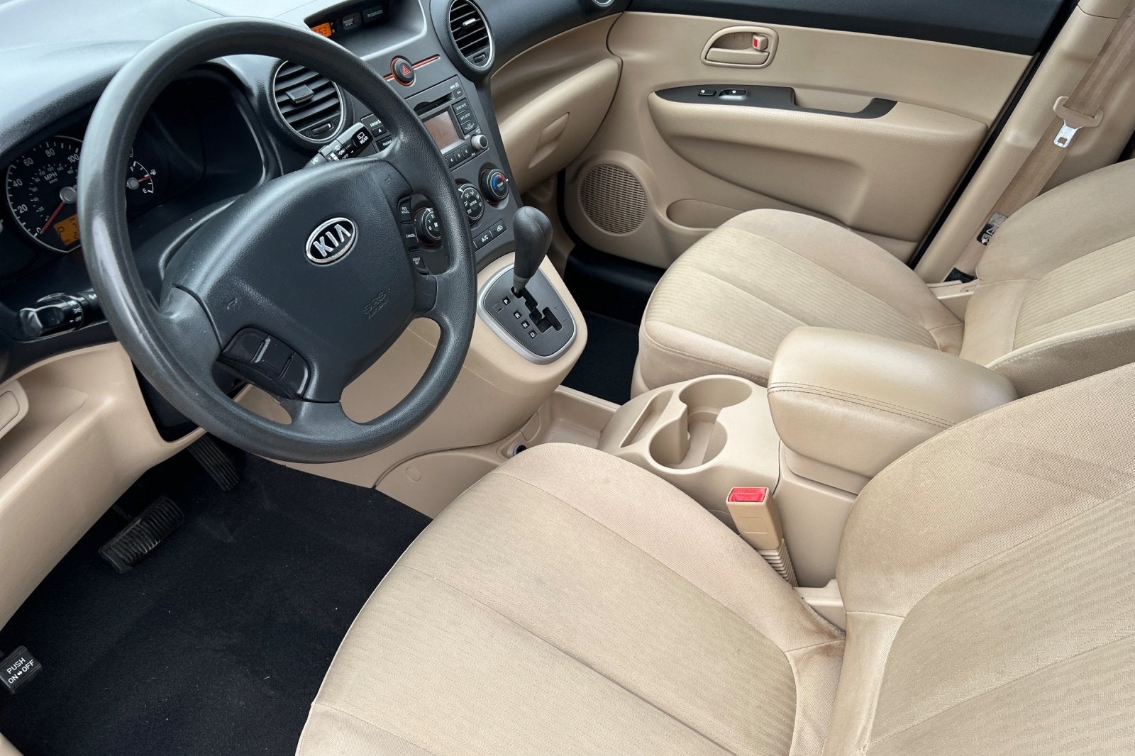 2009 Kia Rondo LX