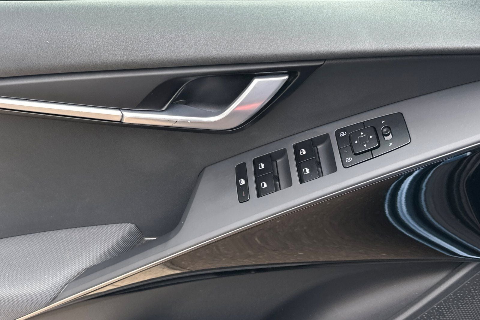 2023 Kia Niro Plug-In Hybrid EX