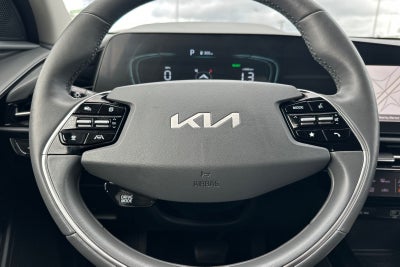 2023 Kia Niro SX