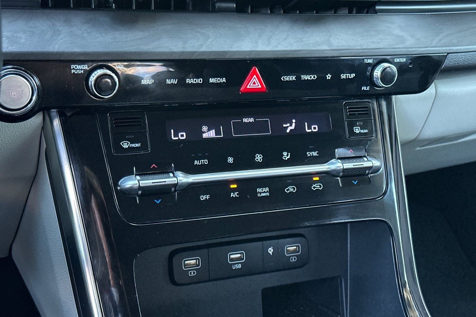 2022 Kia Carnival EX