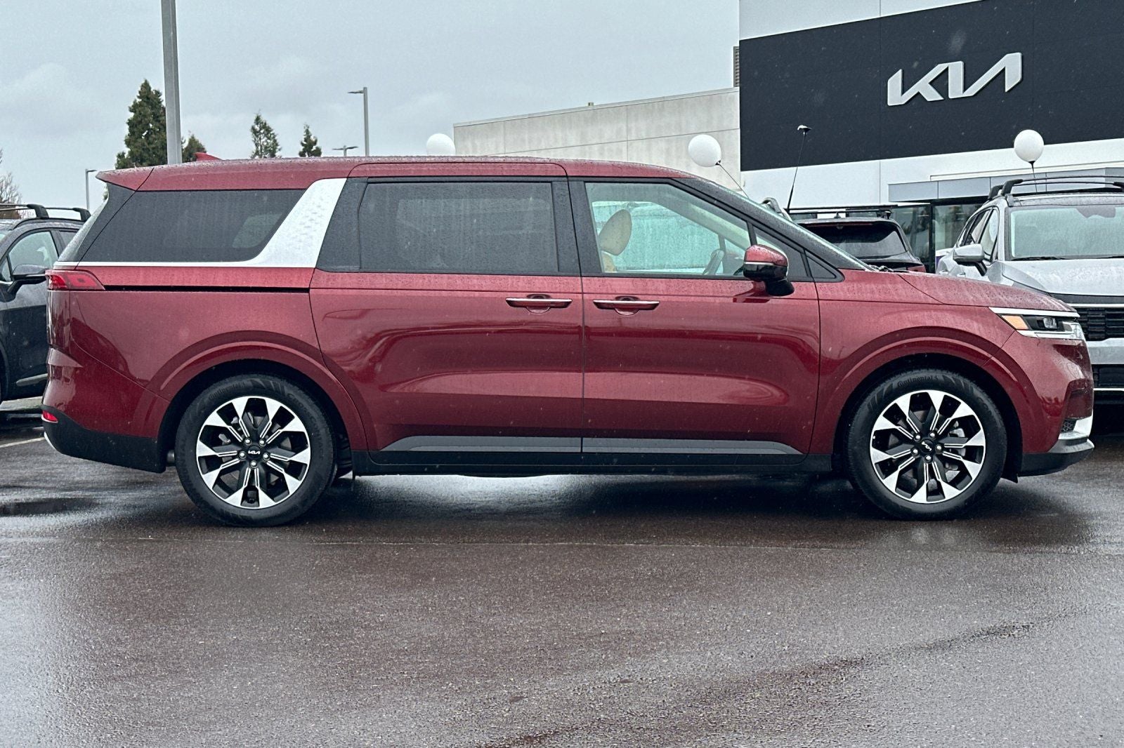 2024 Kia Carnival EX