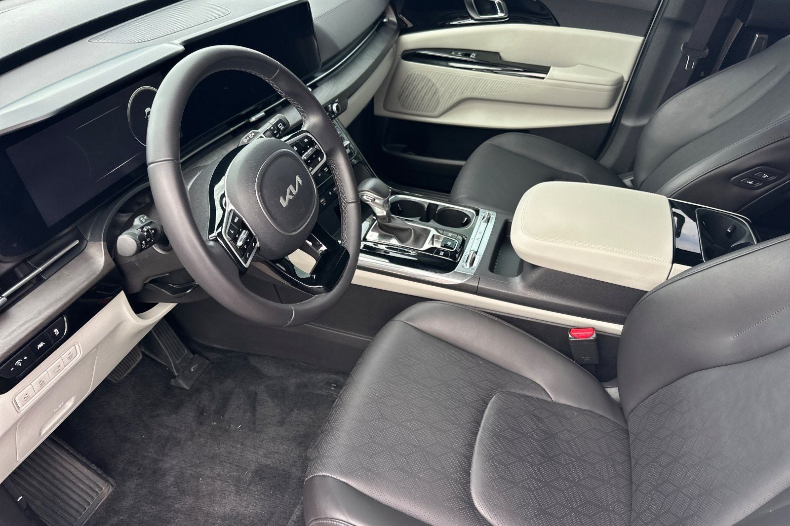 2024 Kia Carnival SX