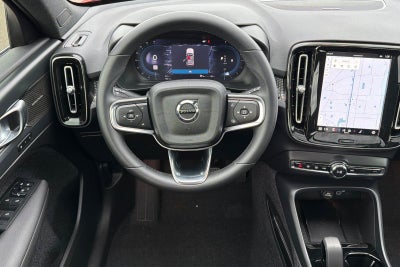 2025 Volvo XC40 B5 Ultra Dark Theme