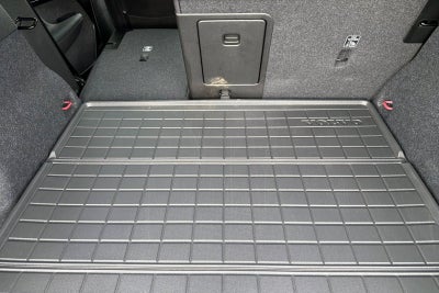 2025 Volvo XC40 B5 Ultra Dark Theme