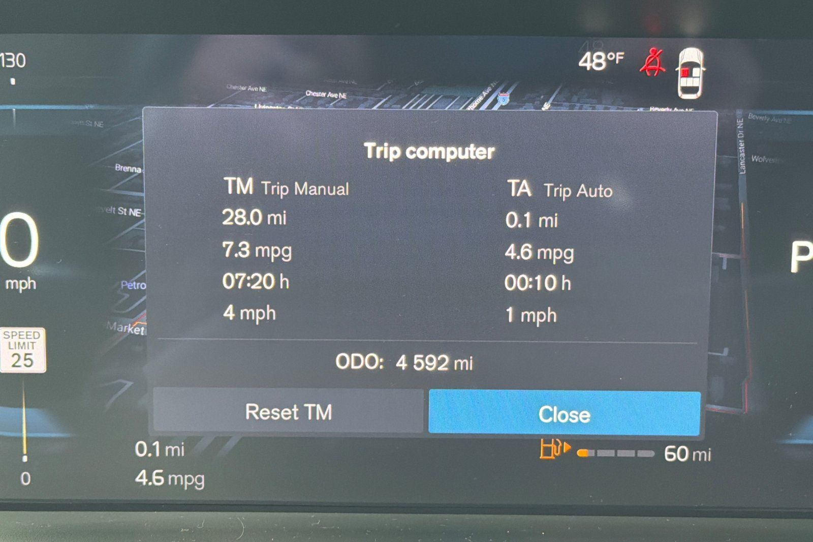 2025 Volvo XC40 B5 Ultra Dark Theme