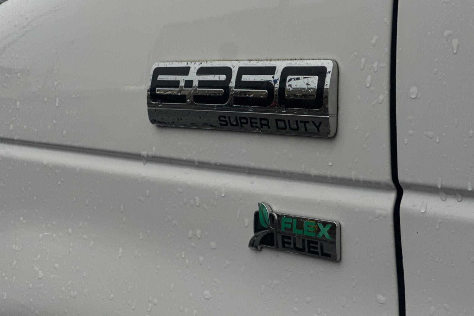 2011 Ford E-350SD 14 FT Power Lift Gate