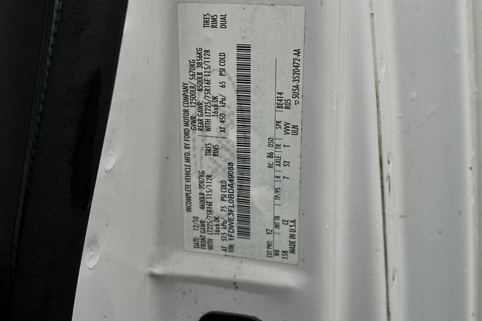 2011 Ford E-350SD 14 FT Power Lift Gate